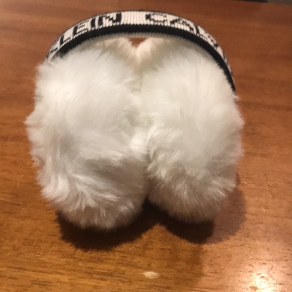 NEW Calvim Klein fleece earcover - Picture 8 of 8